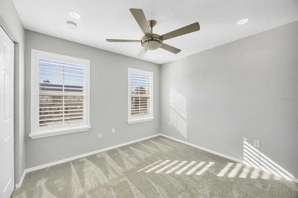 В аренду: $2,300 (2 спален, 2 ванн, 1064 Квадратных фут)