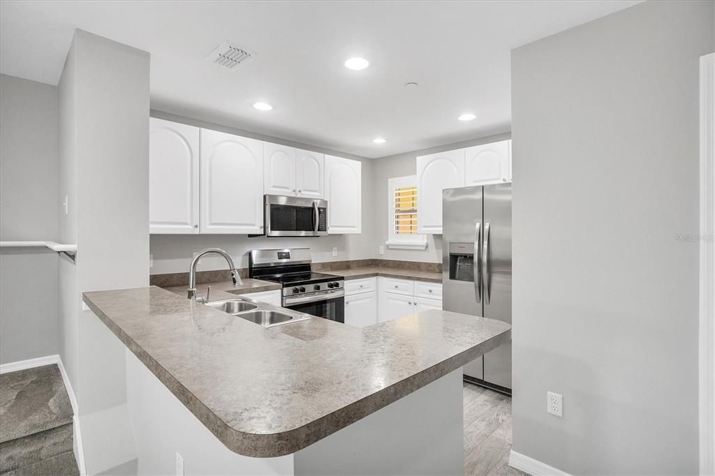 В аренду: $2,300 (2 спален, 2 ванн, 1064 Квадратных фут)