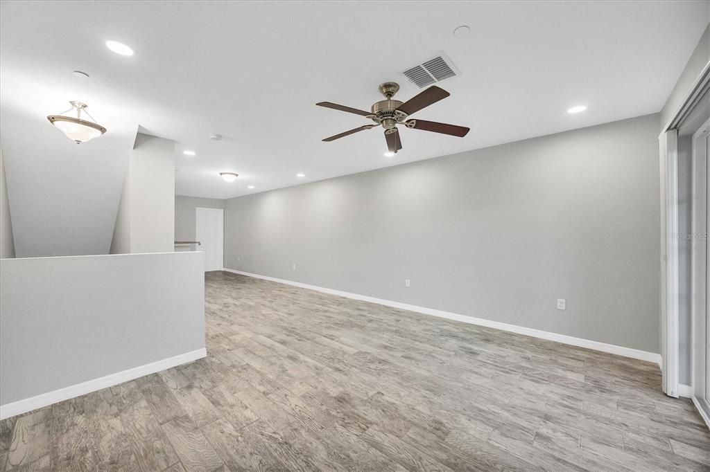 В аренду: $2,300 (2 спален, 2 ванн, 1064 Квадратных фут)