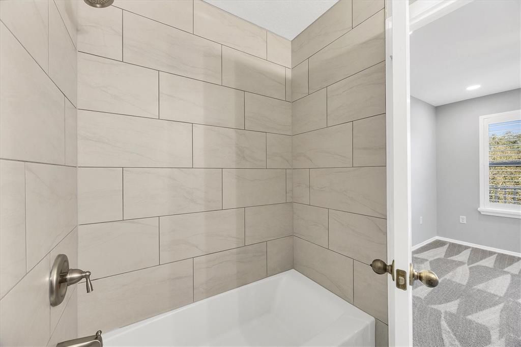 В аренду: $2,300 (2 спален, 2 ванн, 1064 Квадратных фут)