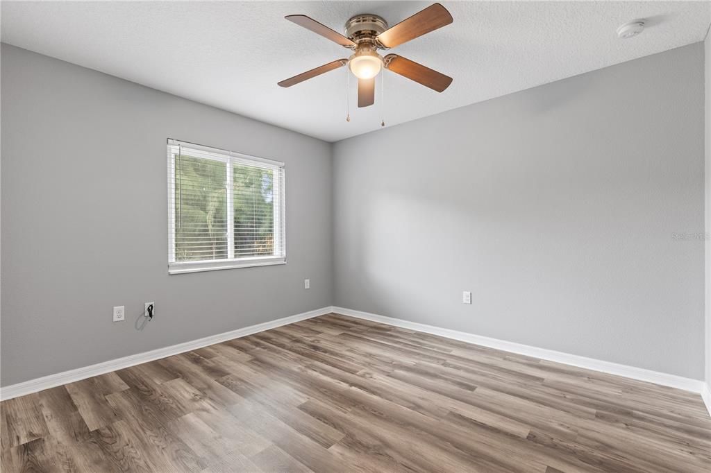 For Sale: $349,900 (3 beds, 2 baths, 1324 Square Feet)