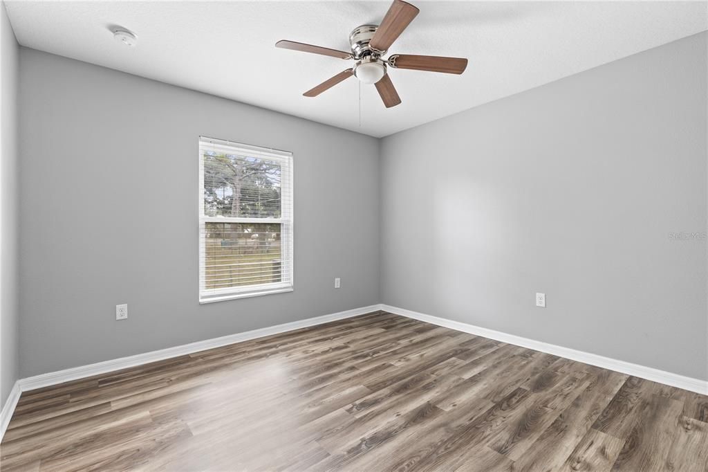 For Sale: $349,900 (3 beds, 2 baths, 1324 Square Feet)