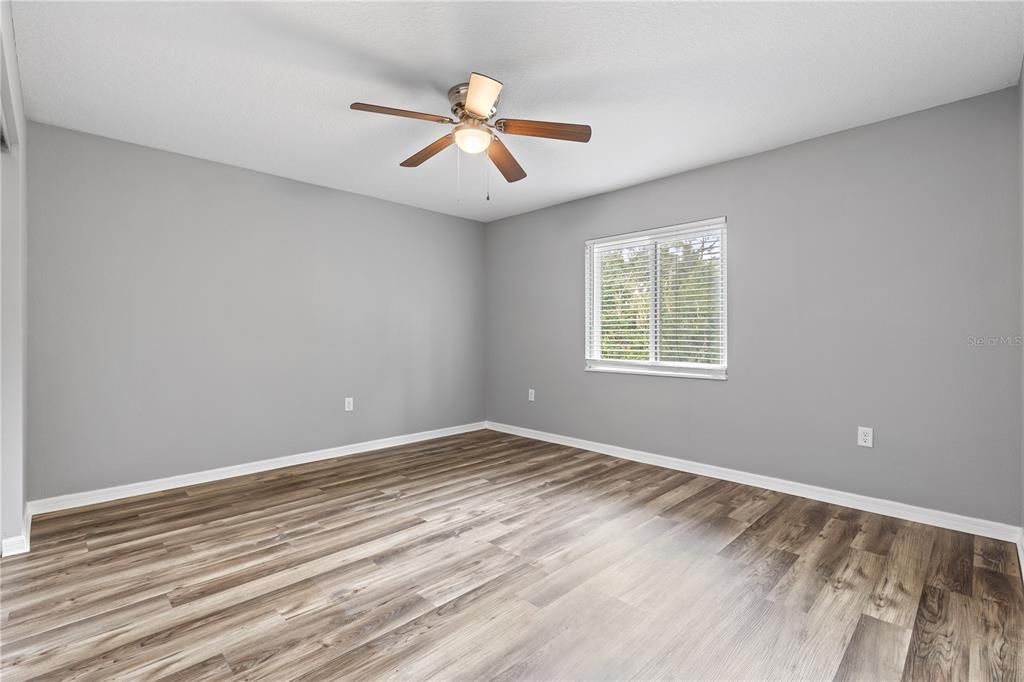 For Sale: $349,900 (3 beds, 2 baths, 1324 Square Feet)