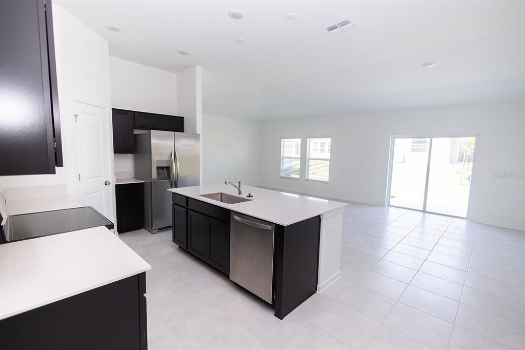 В аренду: $1,795 (3 спален, 2 ванн, 1540 Квадратных фут)