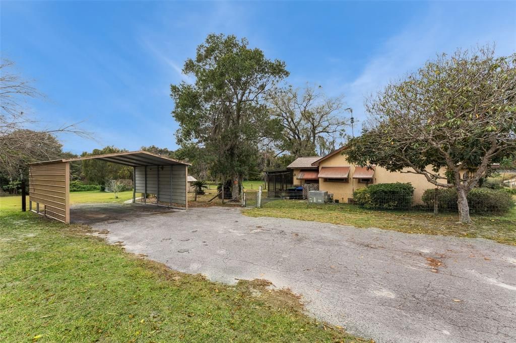 На продажу: $275,000 (2 спален, 2 ванн, 1101 Квадратных фут)