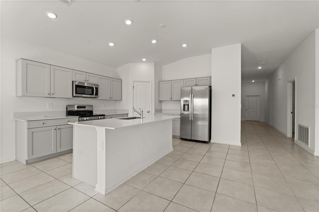 出租: $1,900 (4 贝兹, 2 浴室, 1950 平方英尺)