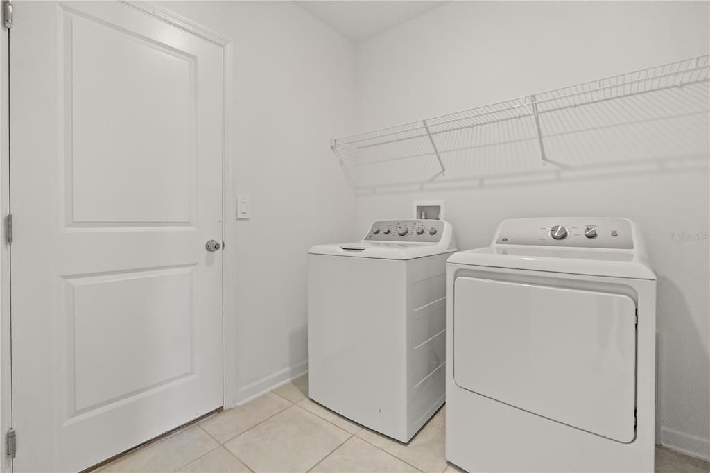 出租: $1,900 (4 贝兹, 2 浴室, 1950 平方英尺)