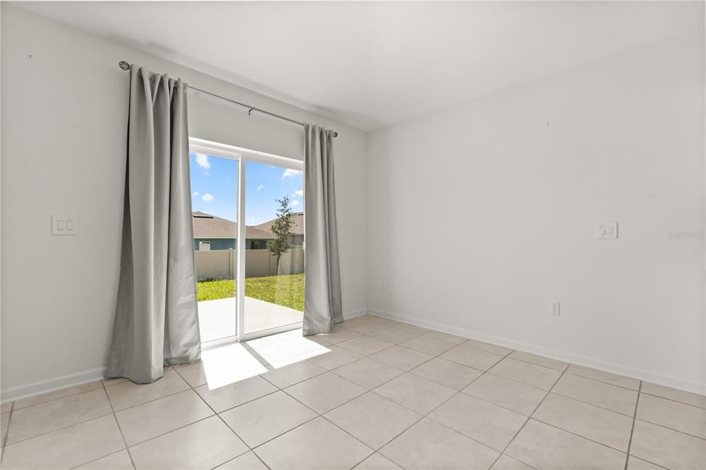 出租: $1,900 (4 贝兹, 2 浴室, 1950 平方英尺)