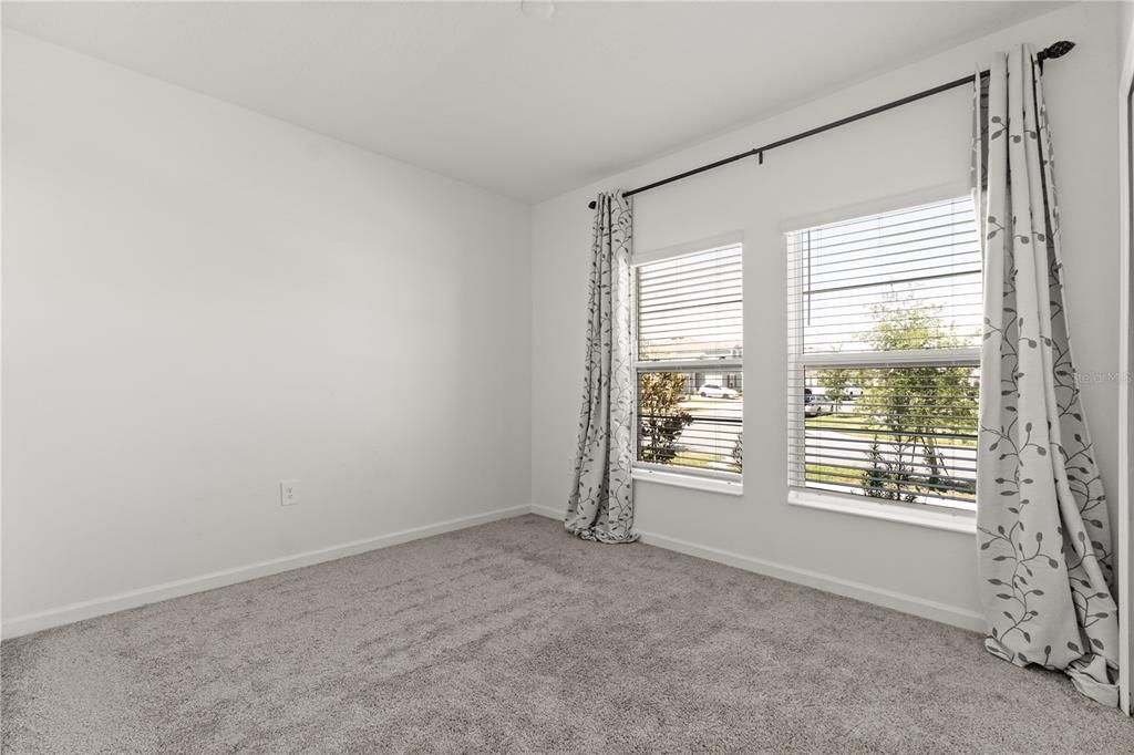 出租: $1,900 (4 贝兹, 2 浴室, 1950 平方英尺)