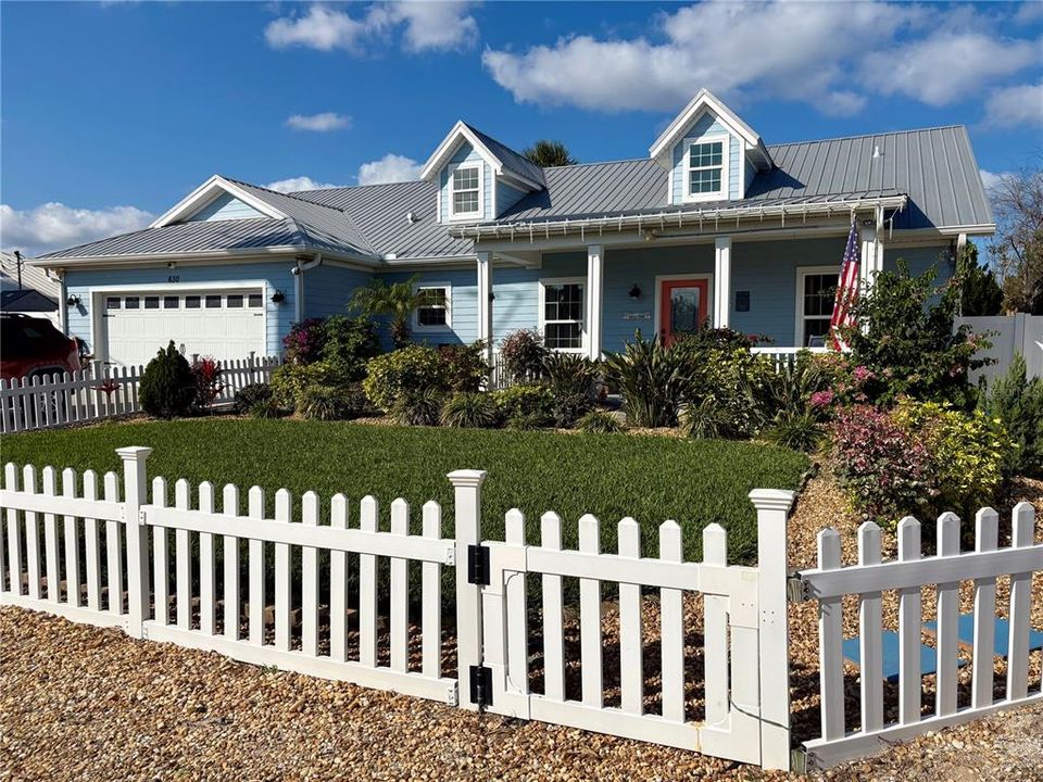 For Sale: $795,000 (3 beds, 2 baths, 1686 Square Feet)