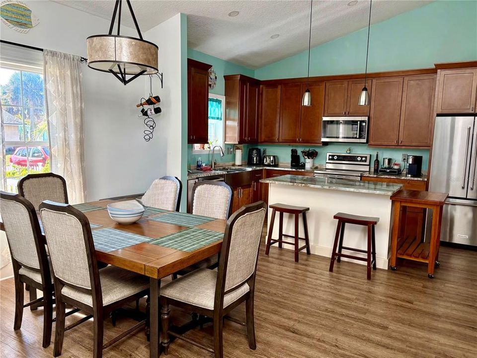 For Sale: $795,000 (3 beds, 2 baths, 1686 Square Feet)