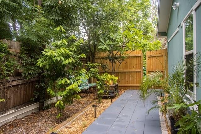 For Rent: $1,500 (1 beds, 1 baths, 308 Square Feet)