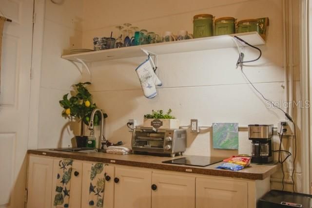 For Rent: $1,500 (1 beds, 1 baths, 308 Square Feet)