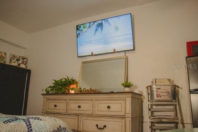 For Rent: $1,500 (1 beds, 1 baths, 308 Square Feet)