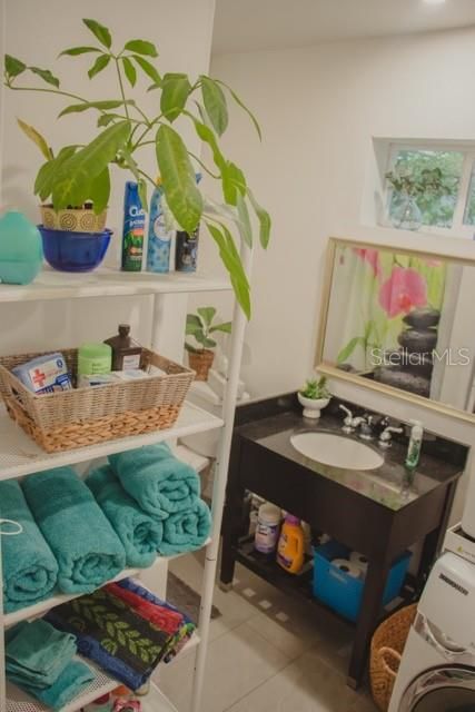 For Rent: $1,500 (1 beds, 1 baths, 308 Square Feet)