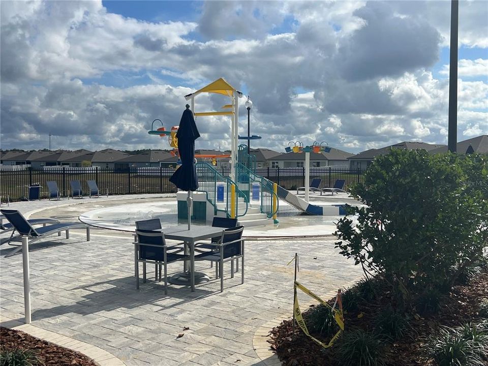 En Venta: $369,900 (4 camas, 3 baños, 2190 Pies cuadrados)