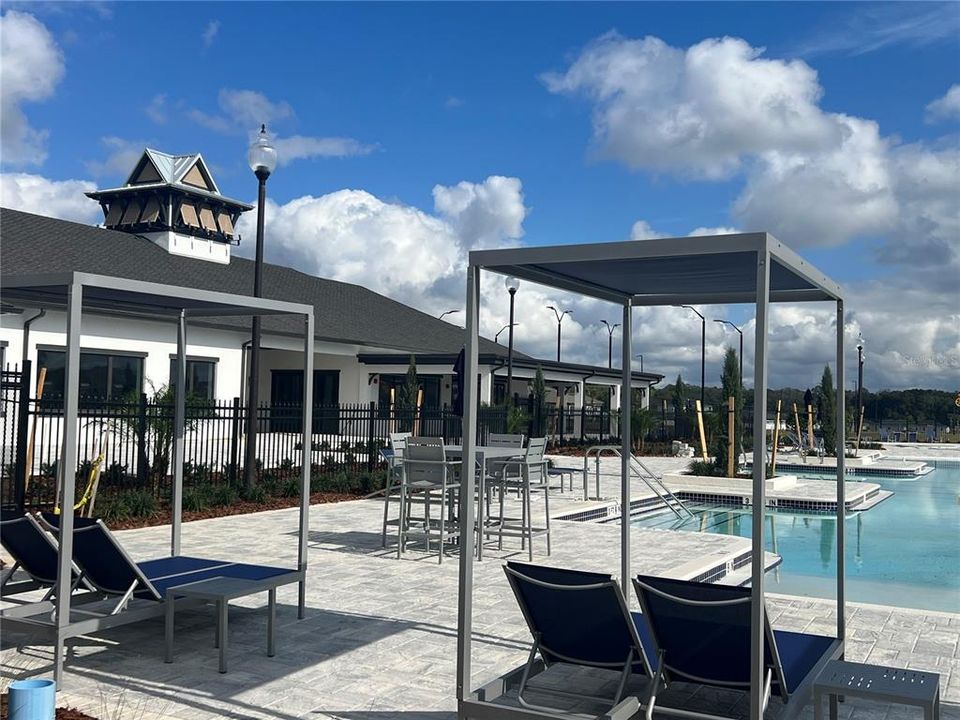 En Venta: $369,900 (4 camas, 3 baños, 2190 Pies cuadrados)