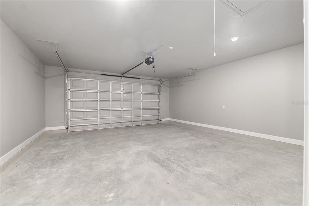 Activo con contrato: $292,000 (3 camas, 2 baños, 1300 Pies cuadrados)