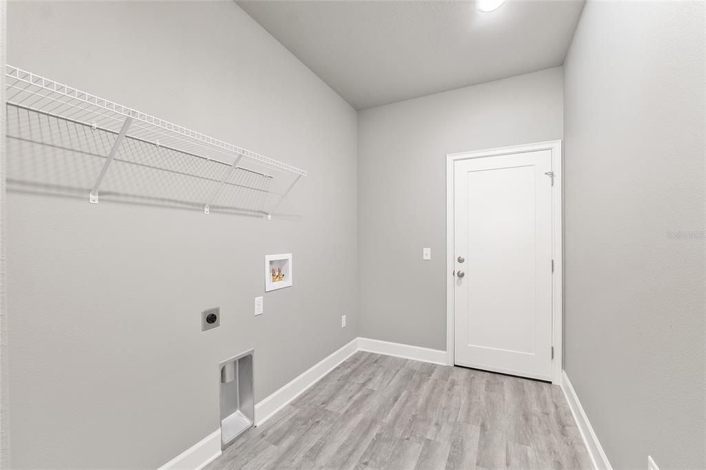 Activo con contrato: $292,000 (3 camas, 2 baños, 1300 Pies cuadrados)