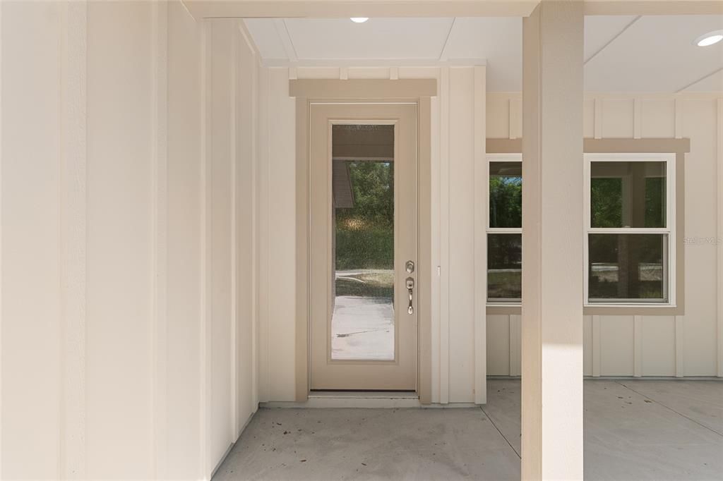 Activo con contrato: $292,000 (3 camas, 2 baños, 1300 Pies cuadrados)