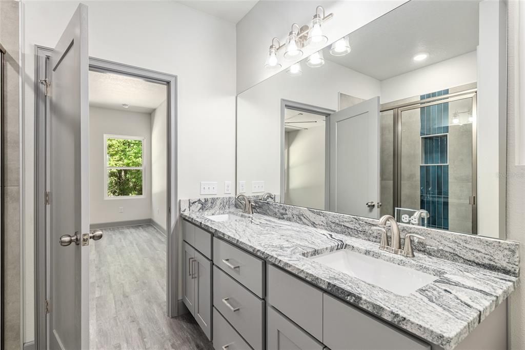 For Sale: $290,000 (3 beds, 2 baths, 1300 Square Feet)