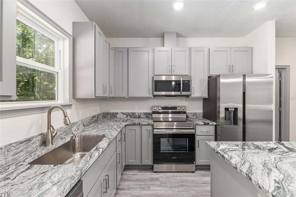 For Sale: $290,000 (3 beds, 2 baths, 1300 Square Feet)