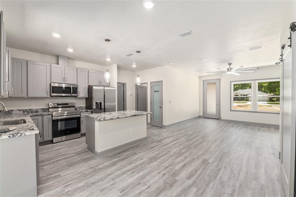For Sale: $290,000 (3 beds, 2 baths, 1300 Square Feet)