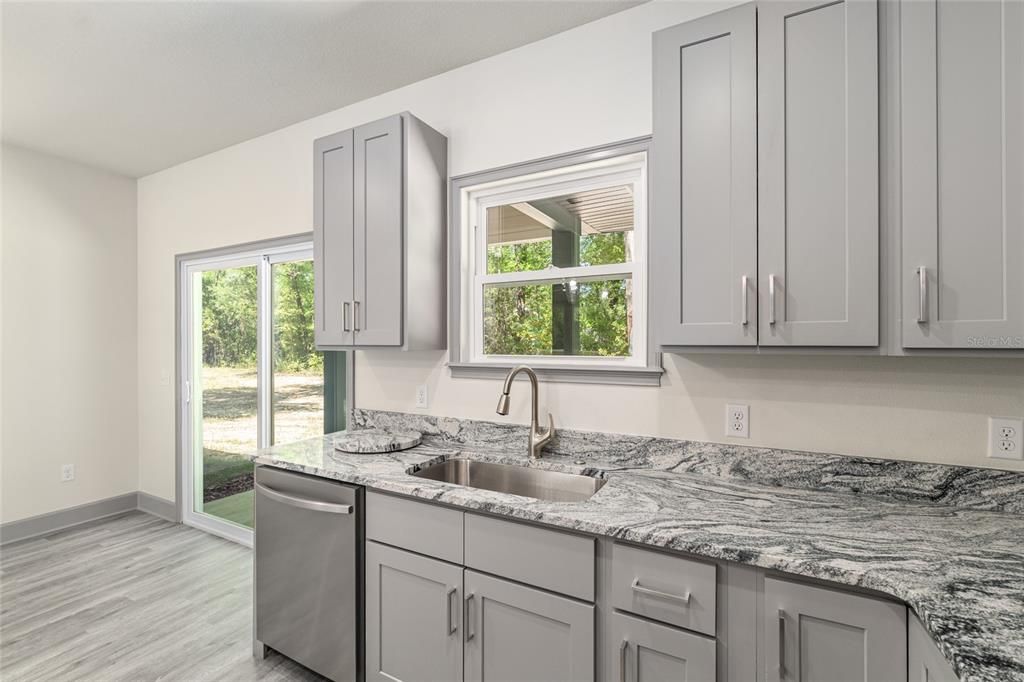 For Sale: $290,000 (3 beds, 2 baths, 1300 Square Feet)