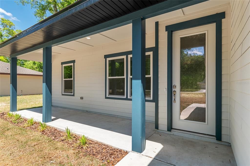 For Sale: $290,000 (3 beds, 2 baths, 1300 Square Feet)