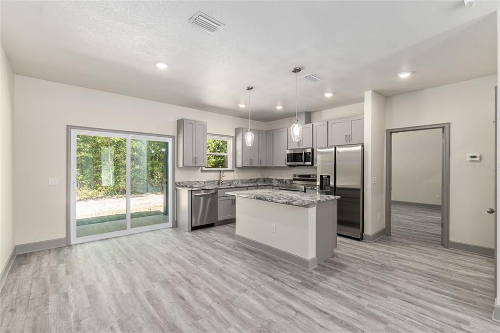 For Sale: $290,000 (3 beds, 2 baths, 1300 Square Feet)