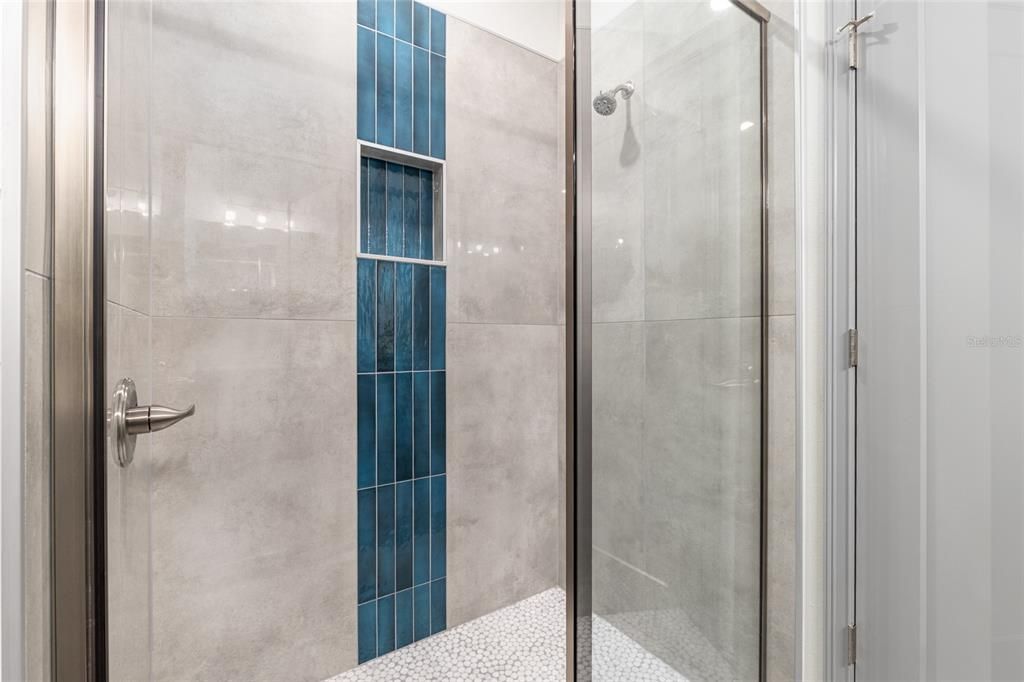 For Sale: $290,000 (3 beds, 2 baths, 1300 Square Feet)