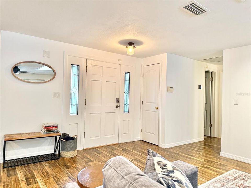 For Sale: $470,000 (3 beds, 2 baths, 1638 Square Feet)