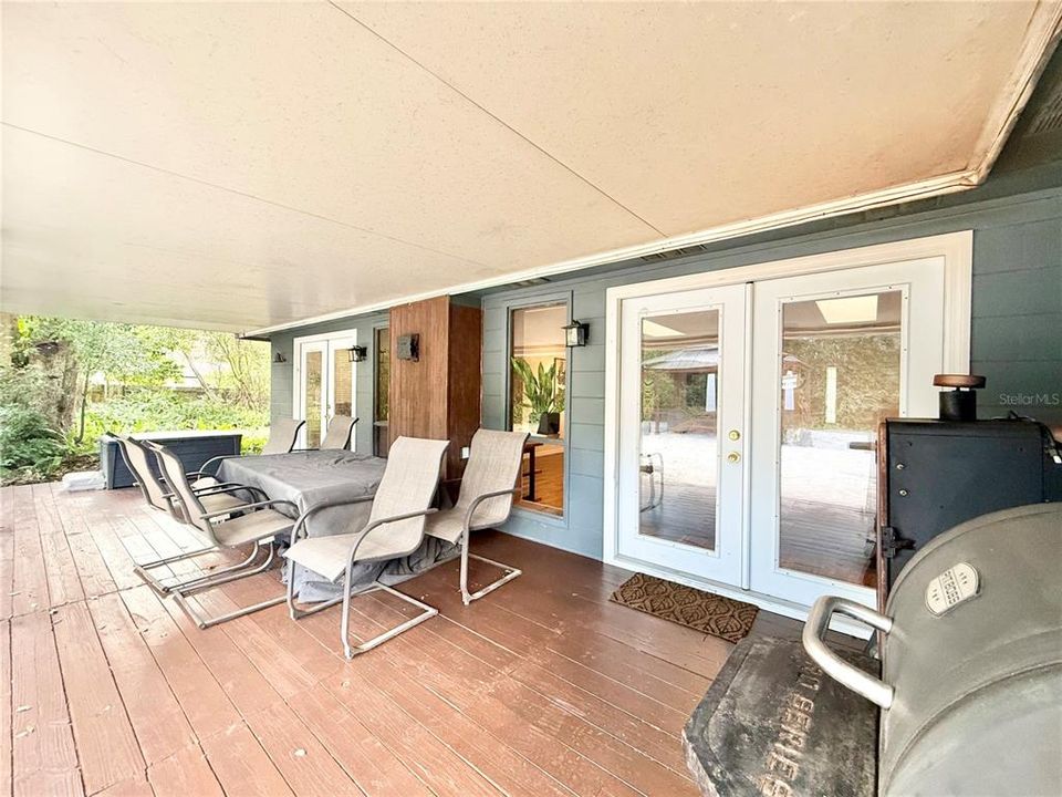 For Sale: $470,000 (3 beds, 2 baths, 1638 Square Feet)