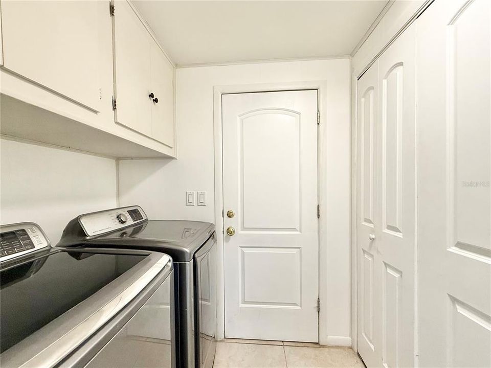 For Sale: $470,000 (3 beds, 2 baths, 1638 Square Feet)