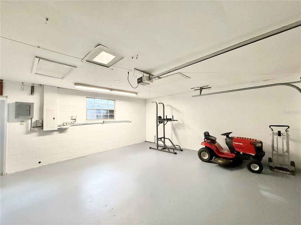 For Sale: $470,000 (3 beds, 2 baths, 1638 Square Feet)