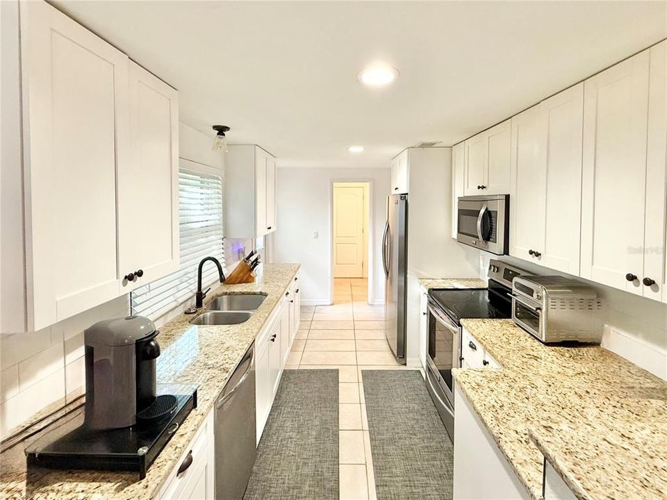 For Sale: $470,000 (3 beds, 2 baths, 1638 Square Feet)