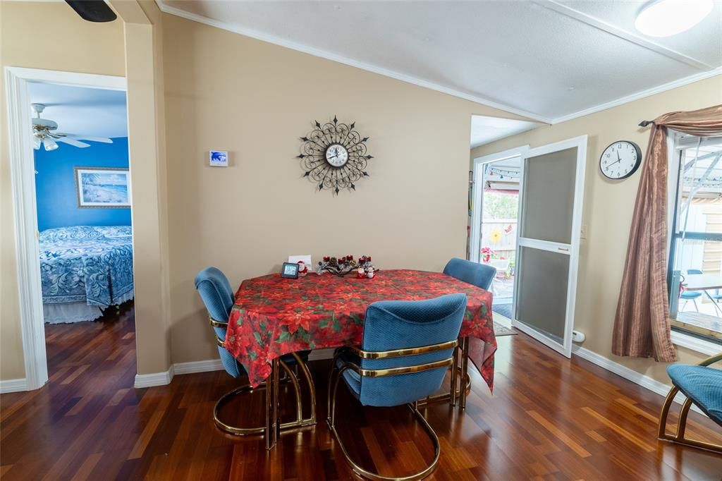 For Sale: $155,000 (3 beds, 2 baths, 1012 Square Feet)