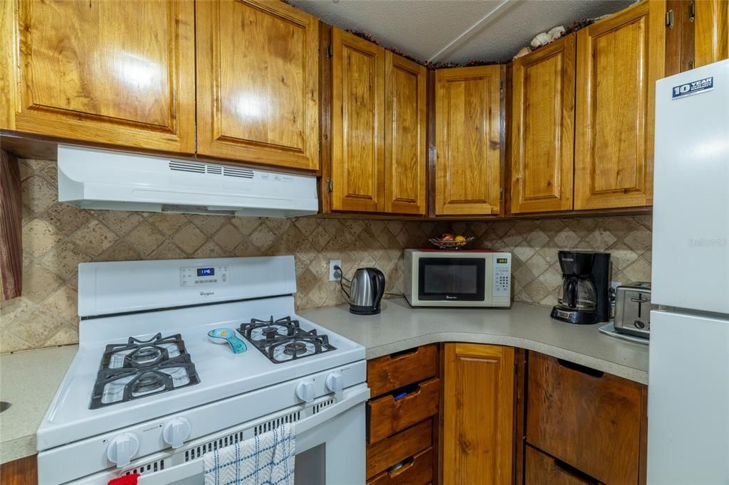 For Sale: $155,000 (3 beds, 2 baths, 1012 Square Feet)