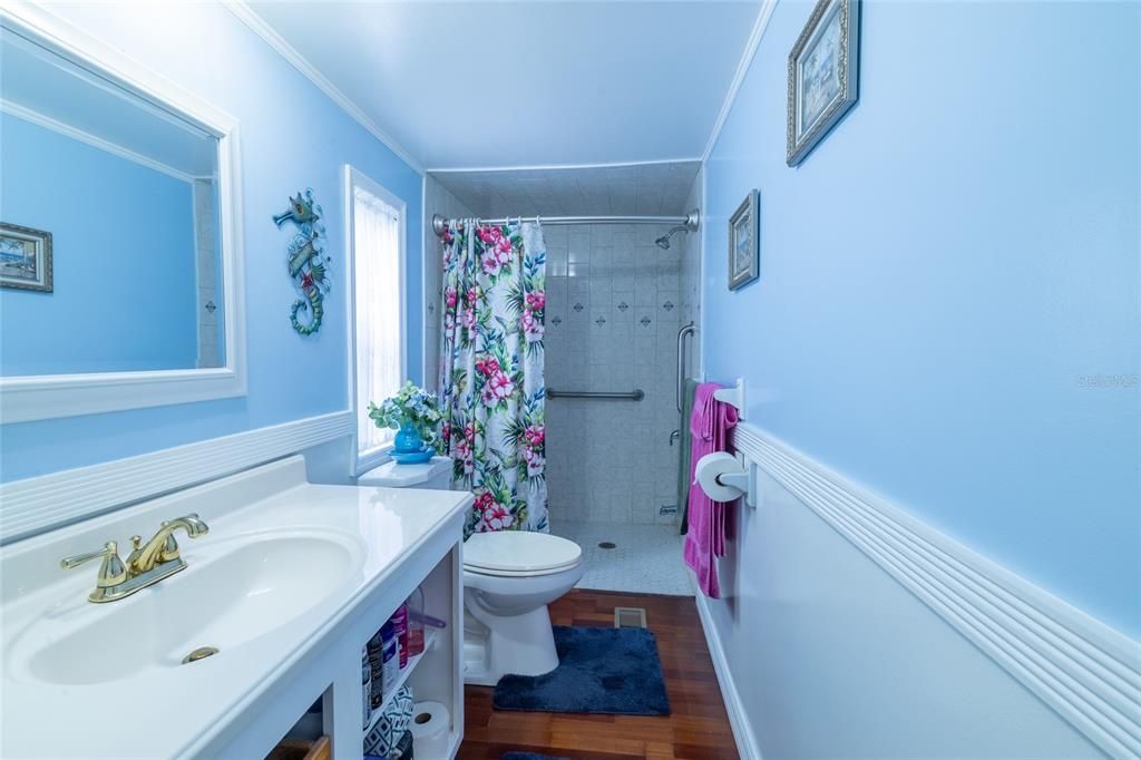 For Sale: $155,000 (3 beds, 2 baths, 1012 Square Feet)