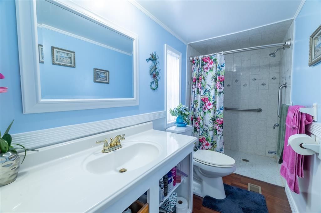 For Sale: $155,000 (3 beds, 2 baths, 1012 Square Feet)