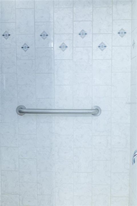 For Sale: $155,000 (3 beds, 2 baths, 1012 Square Feet)