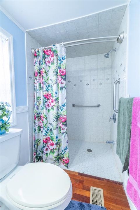 For Sale: $155,000 (3 beds, 2 baths, 1012 Square Feet)