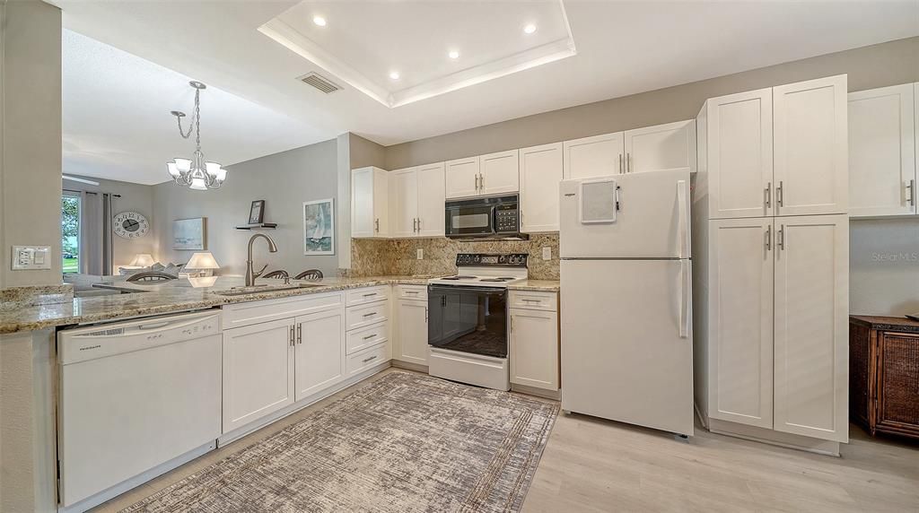 На продажу: $319,000 (2 спален, 2 ванн, 1106 Квадратных фут)