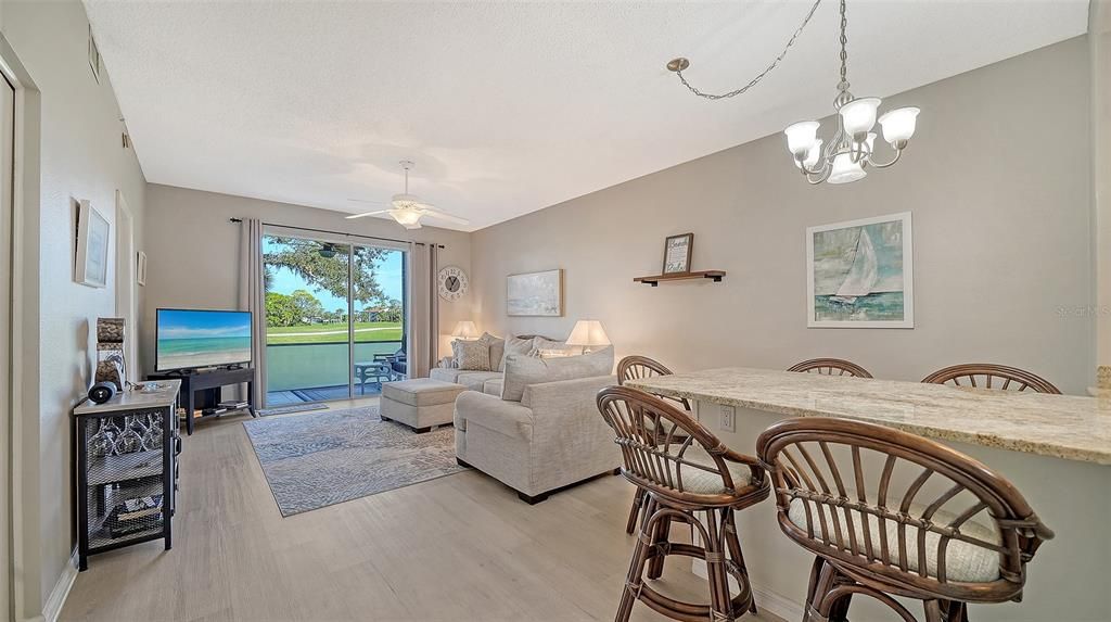 На продажу: $319,000 (2 спален, 2 ванн, 1106 Квадратных фут)