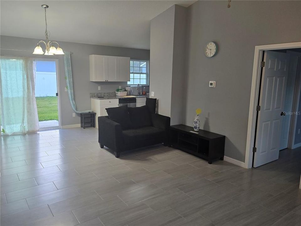 For Sale: $229,500 (3 beds, 2 baths, 1243 Square Feet)