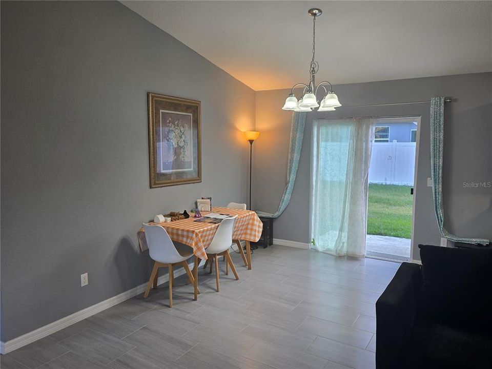 For Sale: $229,500 (3 beds, 2 baths, 1243 Square Feet)