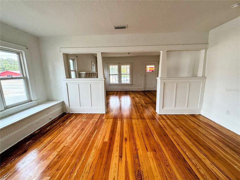 待售: $475,000 (0 贝兹, 0 浴室, 1006 平方英尺)