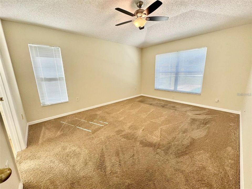 For Rent: $2,500 (4 beds, 2 baths, 1905 Square Feet)