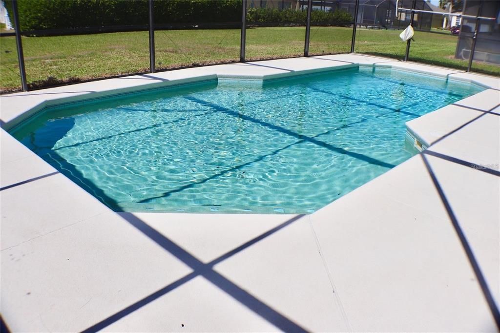 For Rent: $2,500 (4 beds, 2 baths, 1905 Square Feet)