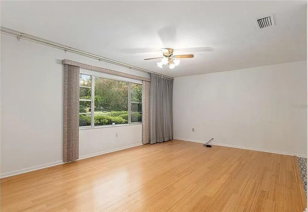 待售: $338,000 (4 贝兹, 2 浴室, 1532 平方英尺)